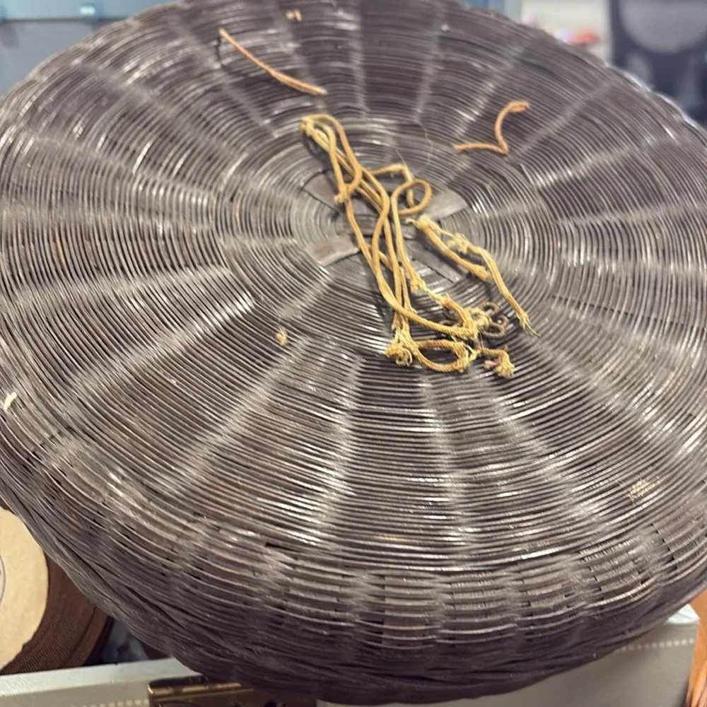 Vintage Tassels Round Lidded Sewing Baskets and notations A11